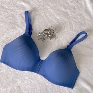 Hanes 34C blue bra